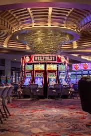 Kasino online King338 – tampilan lobby permainan slot dan meja jackpot terpopuler